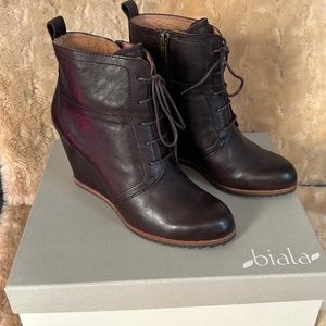 Vials ‘Alyssa’ wedge bootie